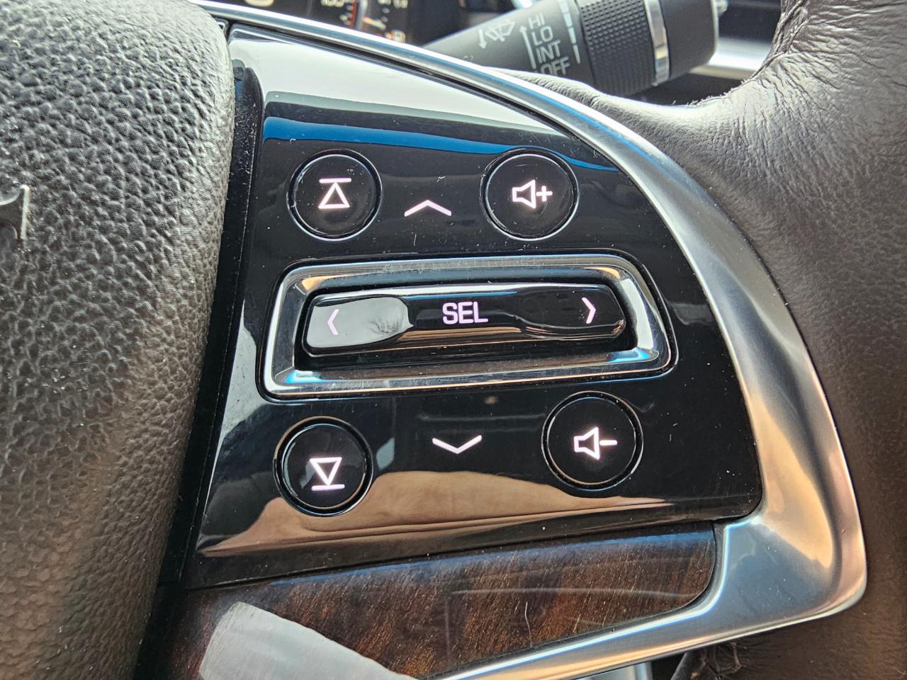 Cadillac XTS 4dr Sdn Premium FWD 2014