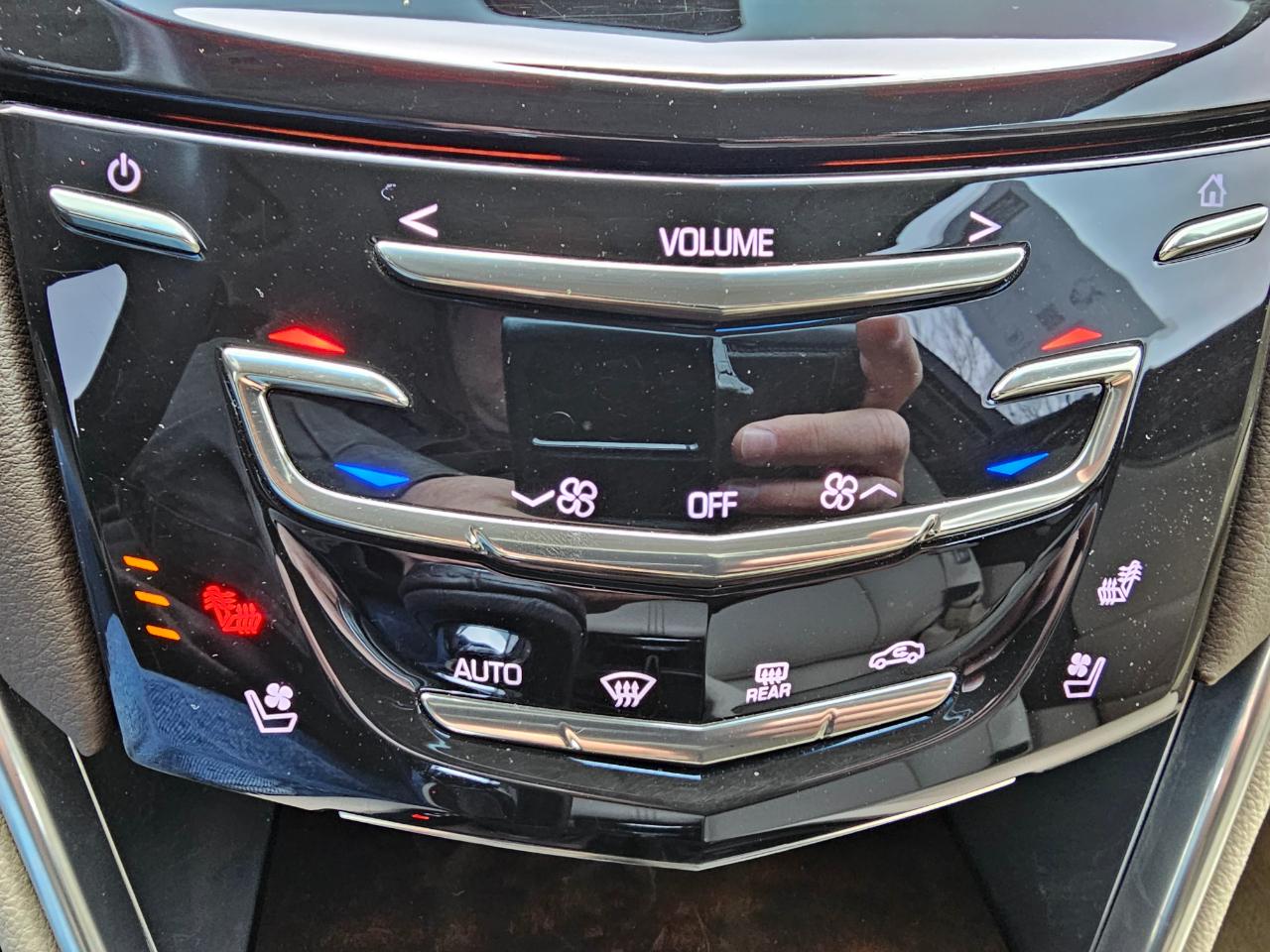 Cadillac XTS 4dr Sdn Premium FWD 2014