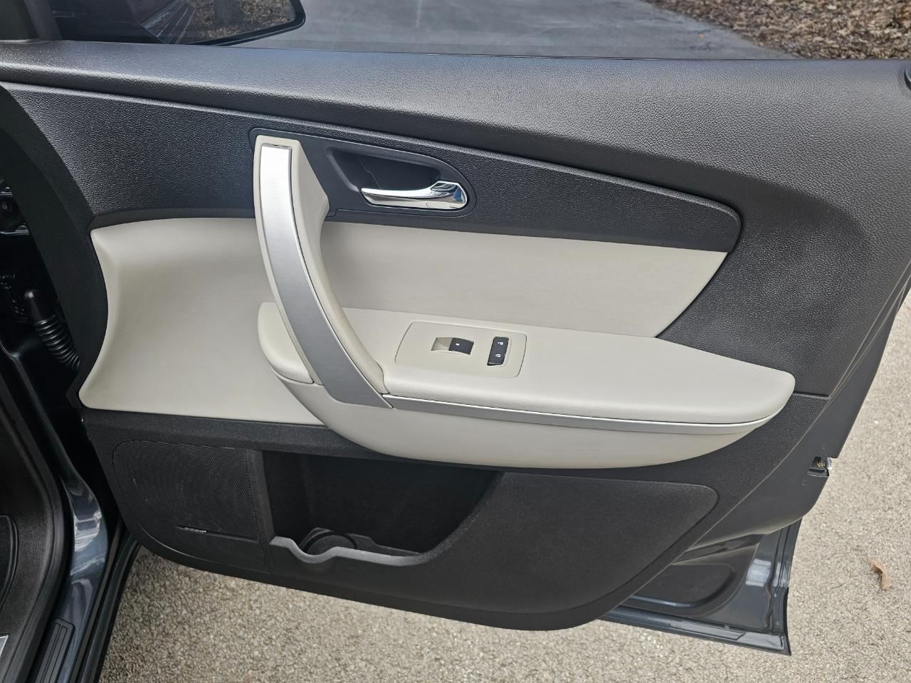 GMC Acadia AWD 4dr SLT1 2012