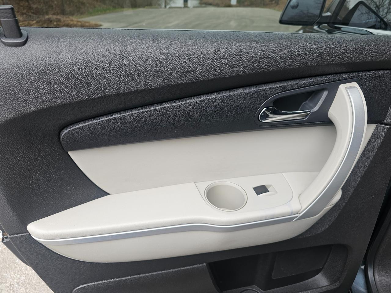 GMC Acadia AWD 4dr SLT1 2012