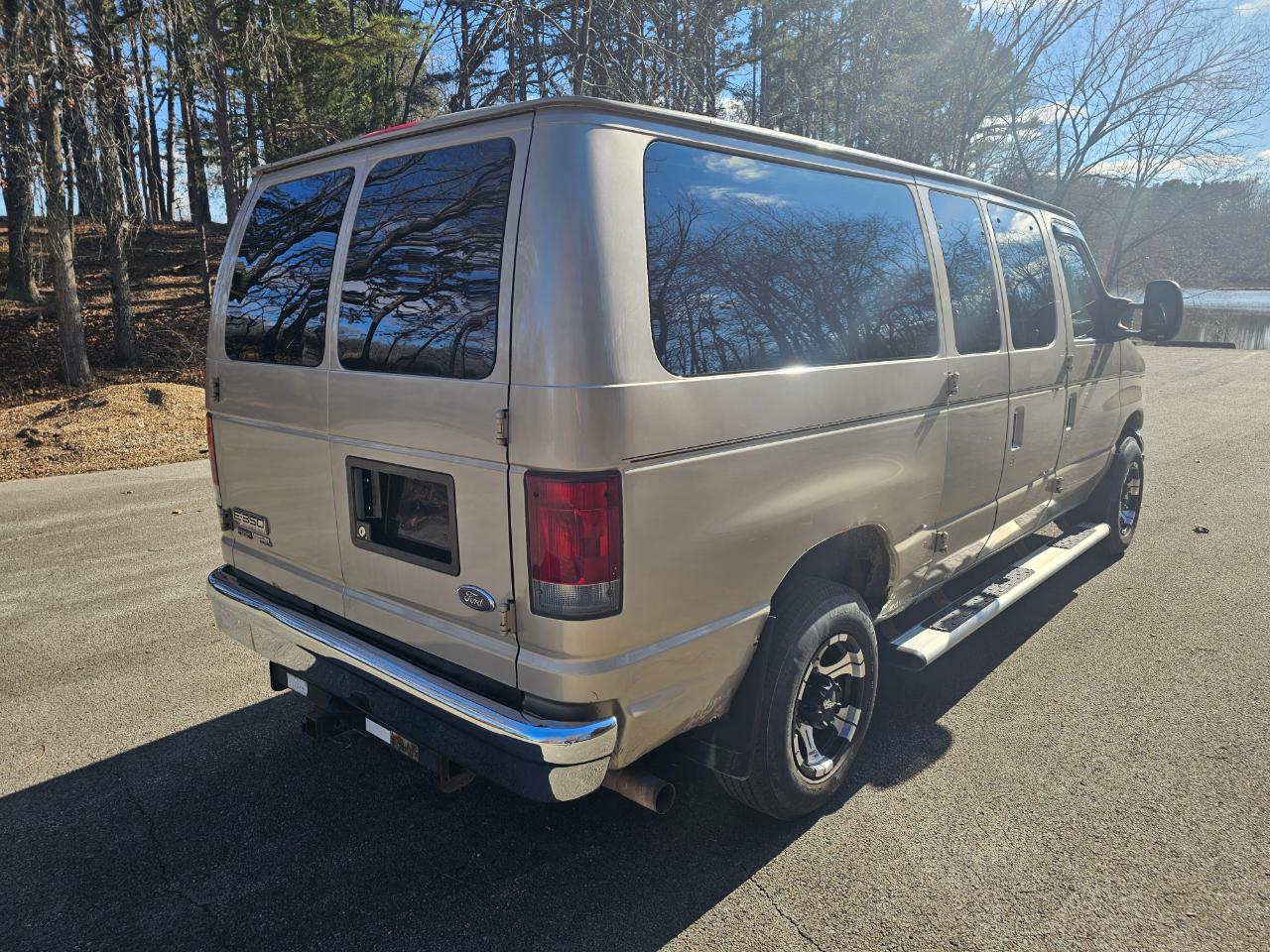 Ford Econoline Wagon E-350 Super XLT 2007