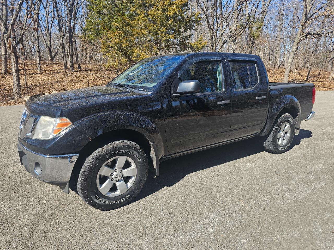 Nissan Frontier 4WD Crew Cab SWB Auto SV 2011