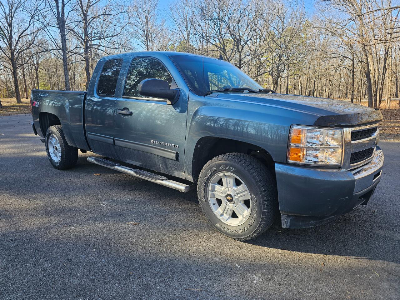 2009 Chevrolet Silverado 1500 4WD Ext Cab 143.5" LT