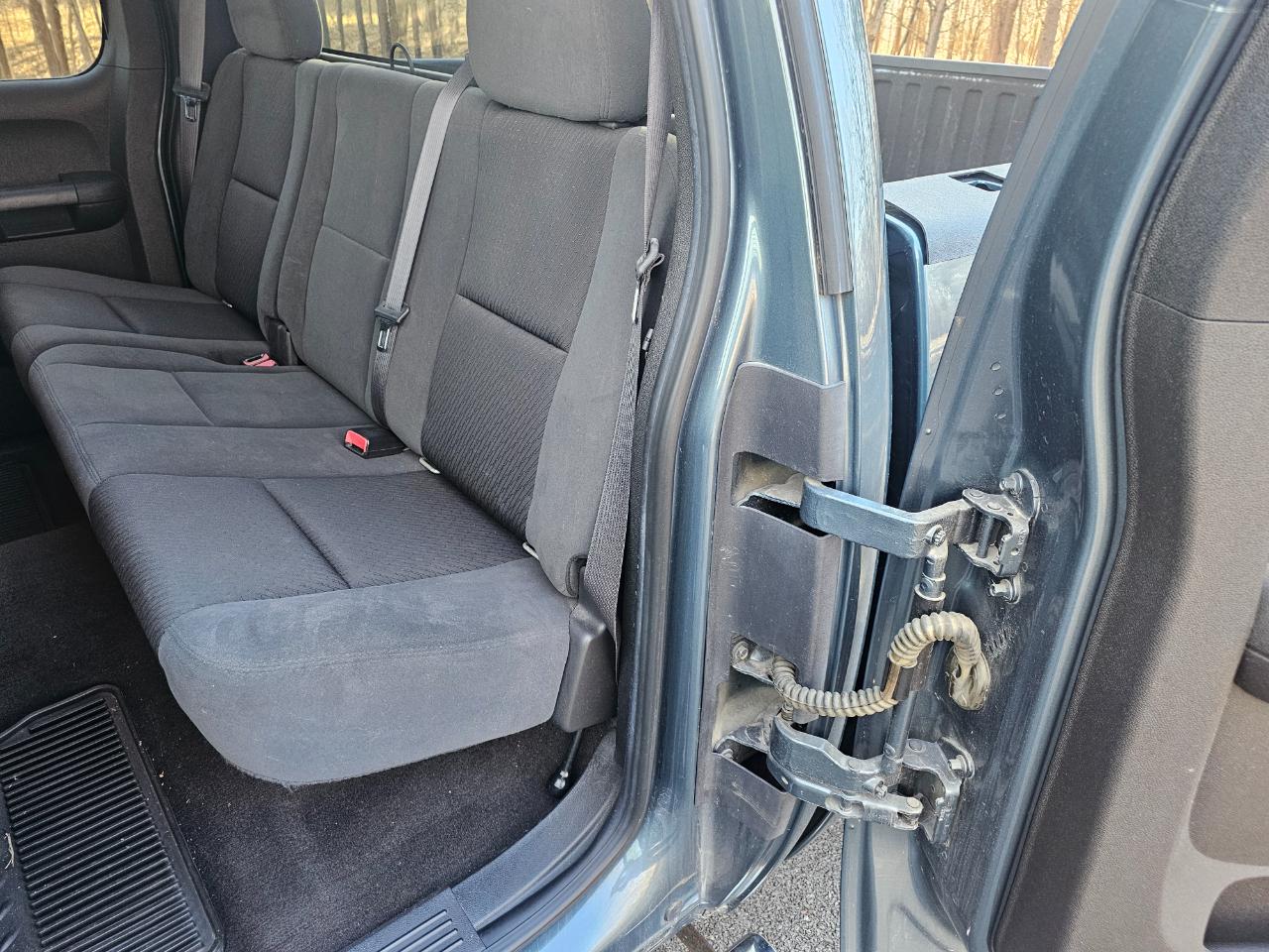 Chevrolet Silverado 1500 4WD Ext Cab 143.5" LT 2009