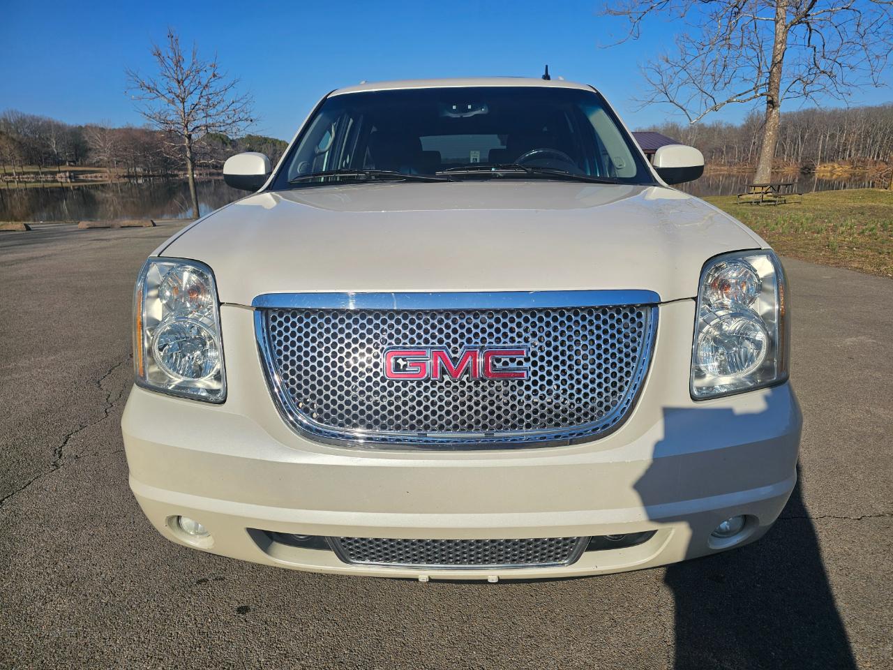 GMC Yukon XL AWD 4dr Denali 2014