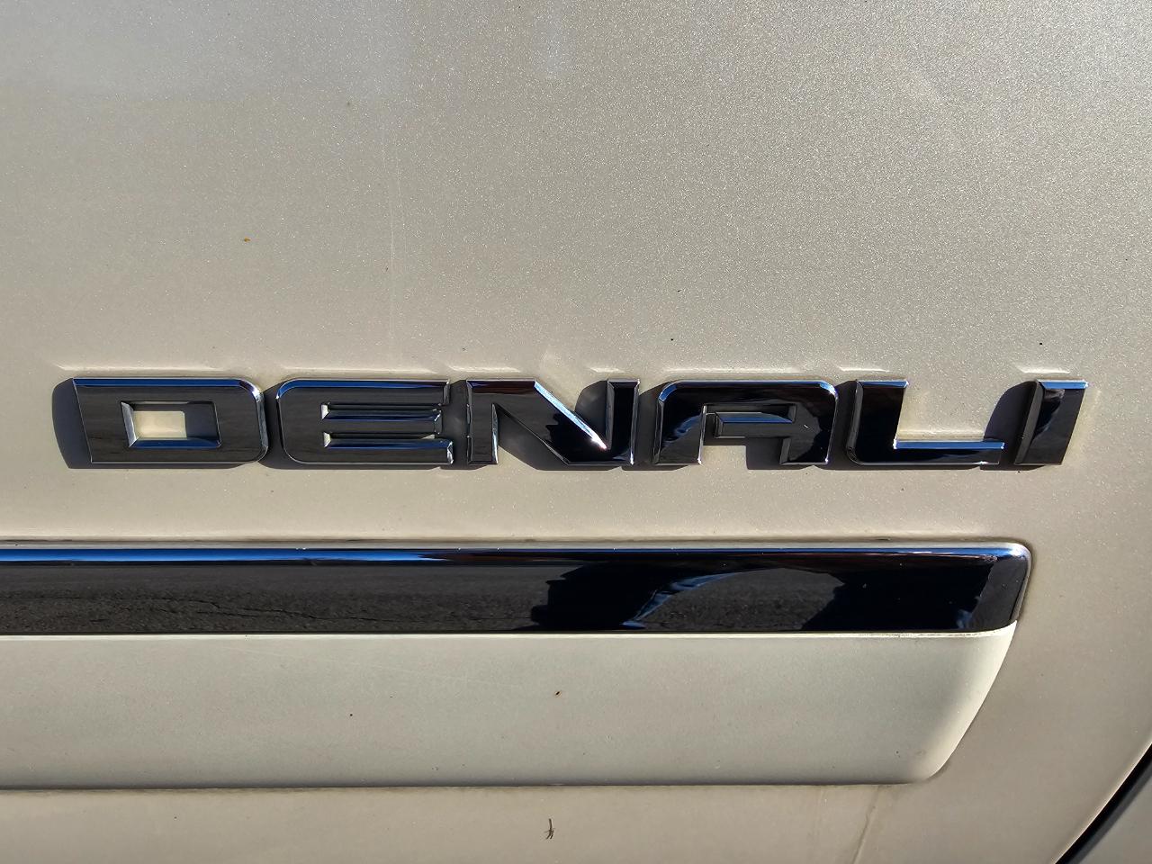 GMC Yukon XL AWD 4dr Denali 2014