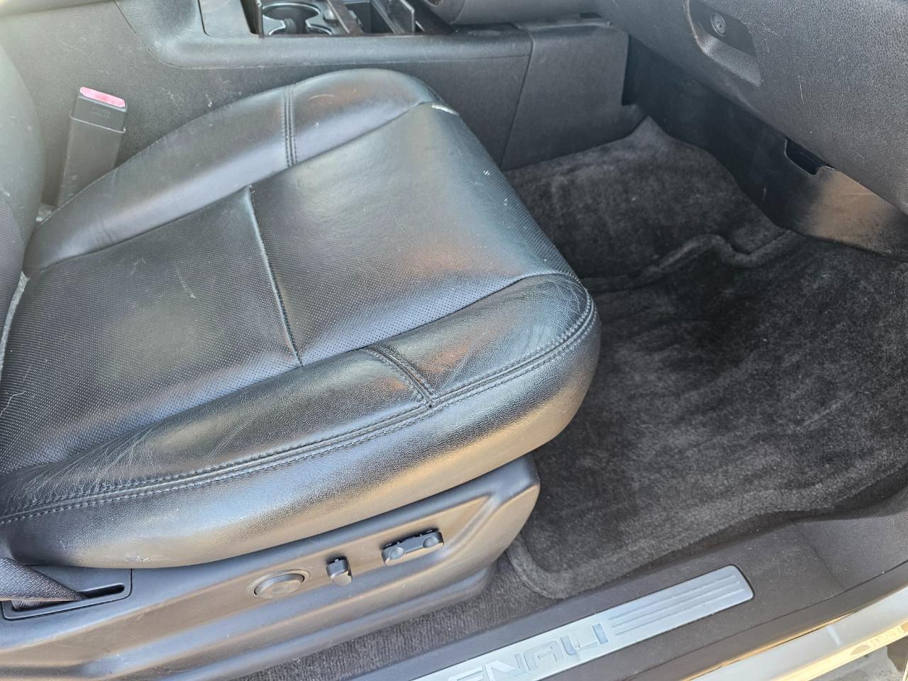 GMC Yukon XL AWD 4dr Denali 2014