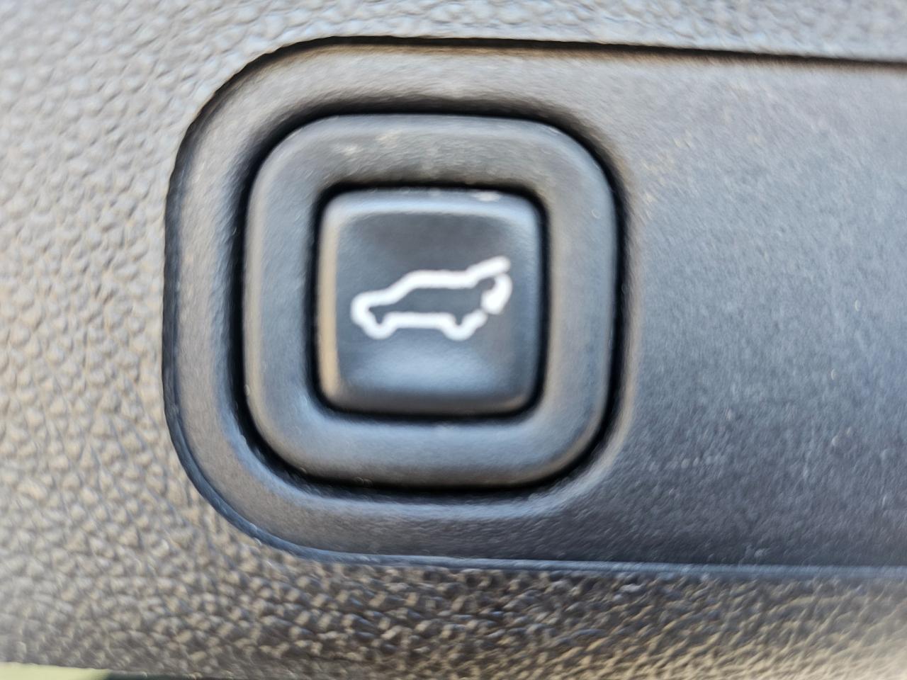 GMC Yukon XL AWD 4dr Denali 2014