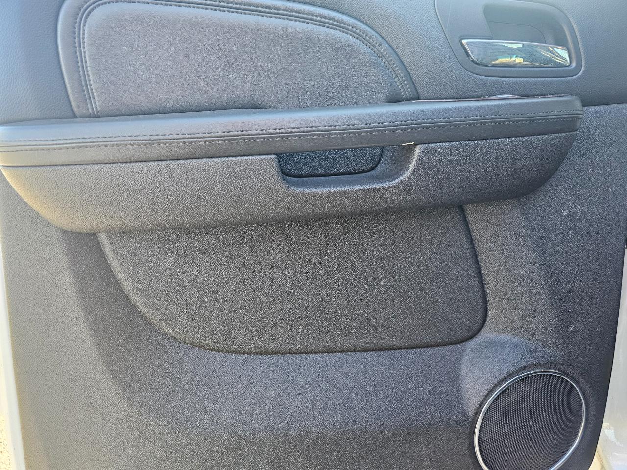 GMC Yukon XL AWD 4dr Denali 2014