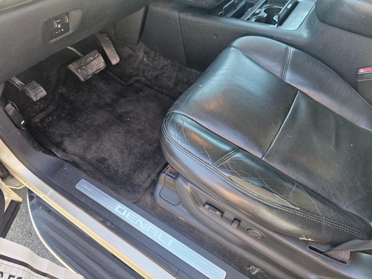 GMC Yukon XL AWD 4dr Denali 2014