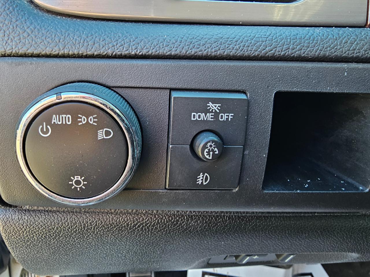 GMC Yukon XL AWD 4dr Denali 2014