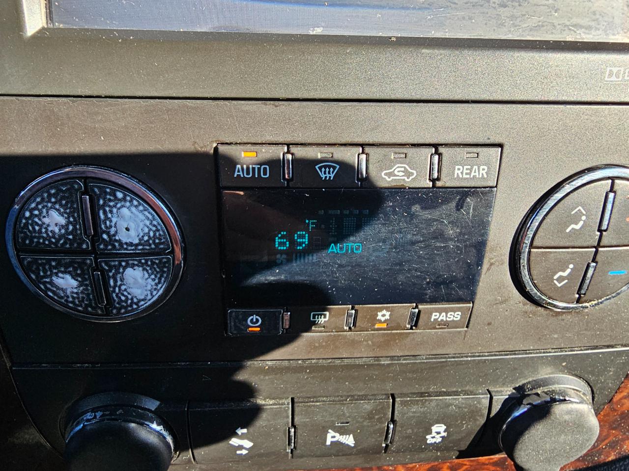 GMC Yukon XL AWD 4dr Denali 2014