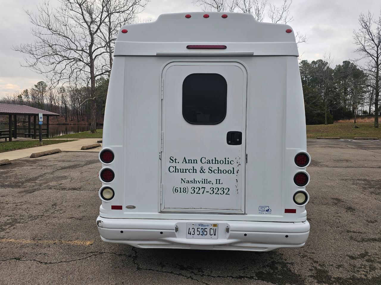 Ford Econoline Commercial Cutaway E-350 Super Duty 138" 5-Spd SRW 2010