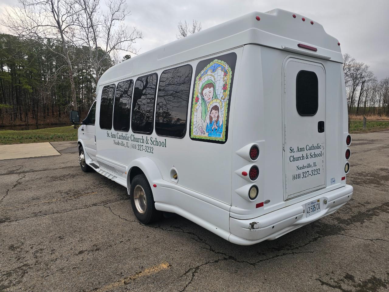 Ford Econoline Commercial Cutaway E-350 Super Duty 138" 5-Spd SRW 2010