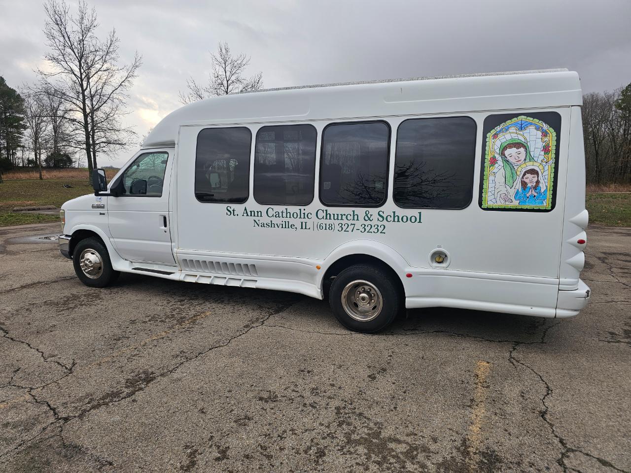 Ford Econoline Commercial Cutaway E-350 Super Duty 138" 5-Spd SRW 2010