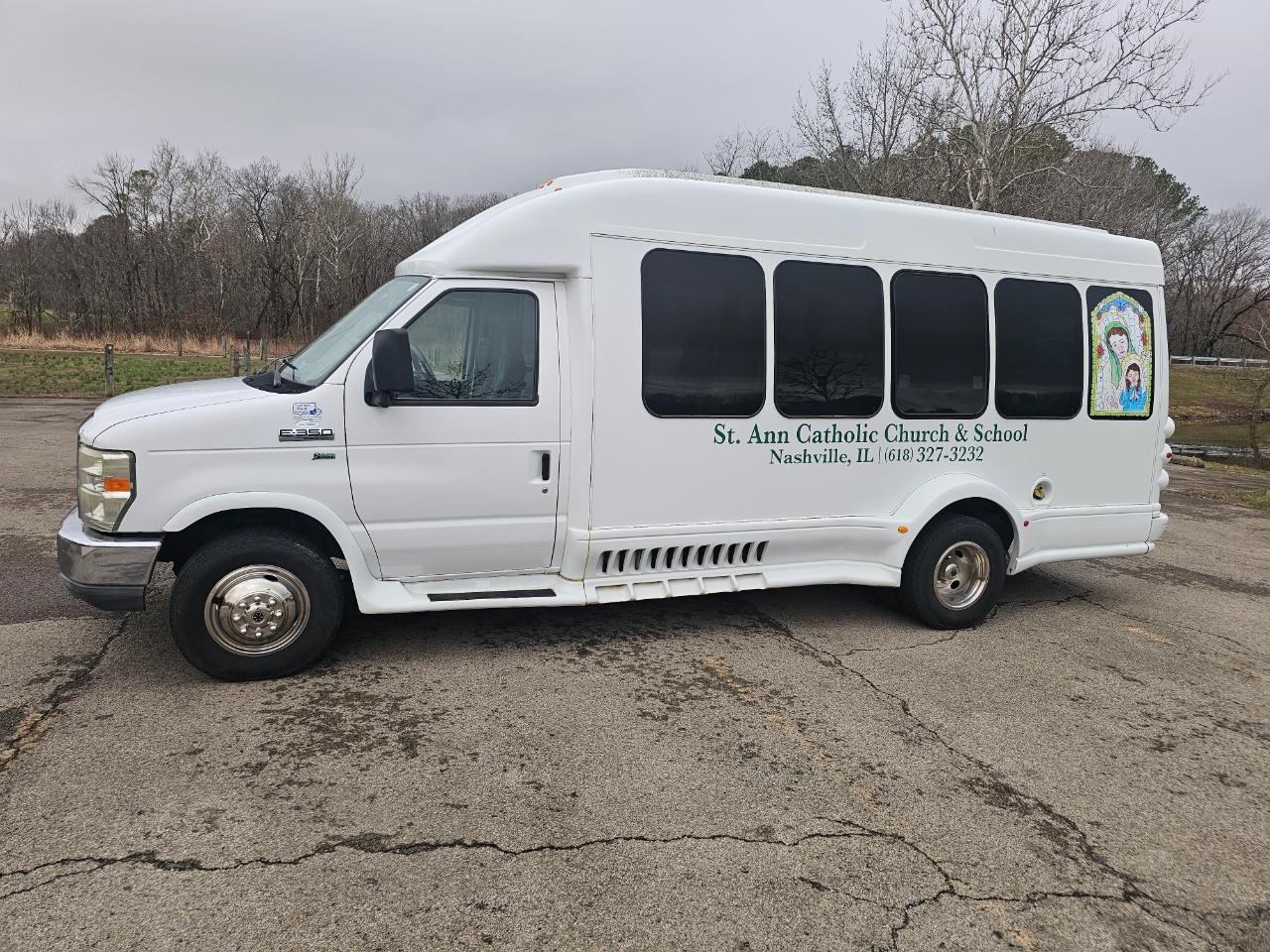 Ford Econoline Commercial Cutaway E-350 Super Duty 138" 5-Spd SRW 2010