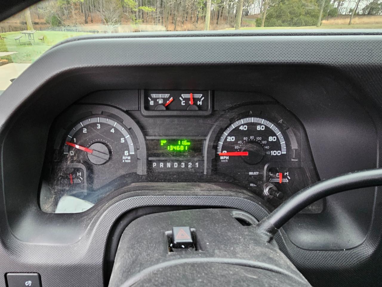 Ford Econoline Commercial Cutaway E-350 Super Duty 138" 5-Spd SRW 2010