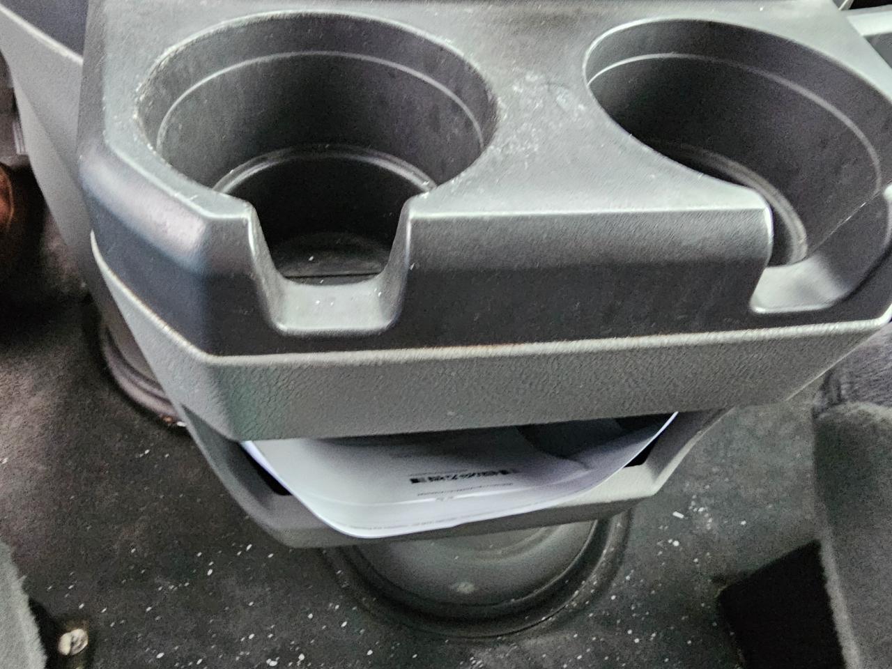 Ford Econoline Commercial Cutaway E-350 Super Duty 138" 5-Spd SRW 2010