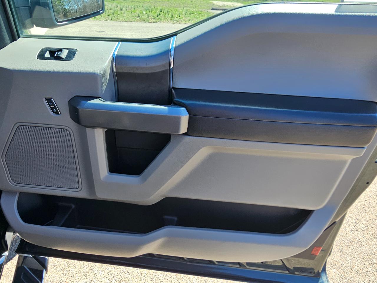 Ford F-150 2WD SuperCab 145" XLT 2015