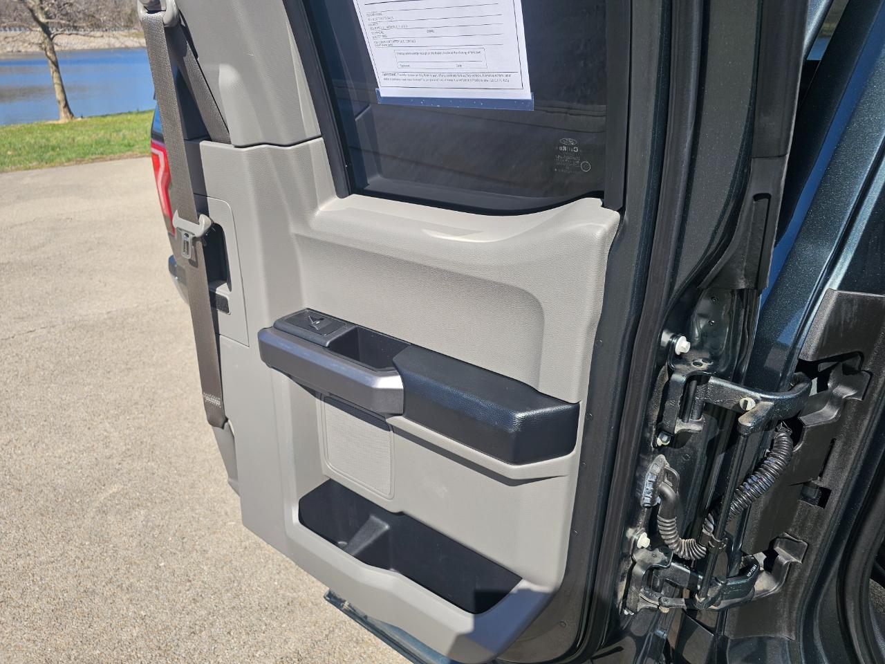 Ford F-150 2WD SuperCab 145" XLT 2015