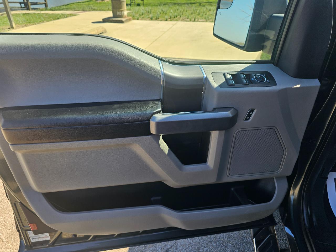 Ford F-150 2WD SuperCab 145" XLT 2015