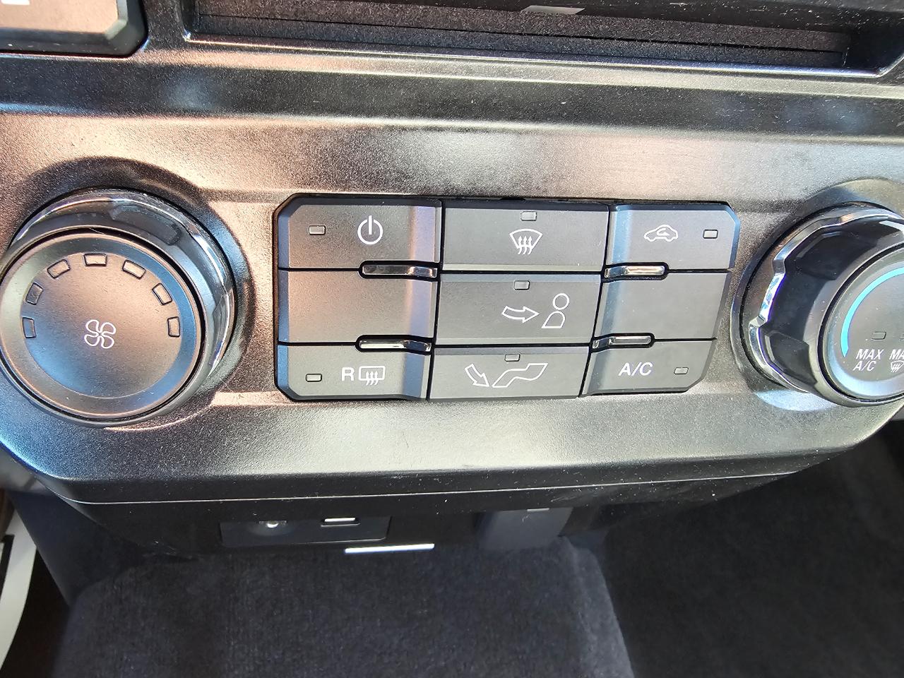 Ford F-150 2WD SuperCab 145" XLT 2015