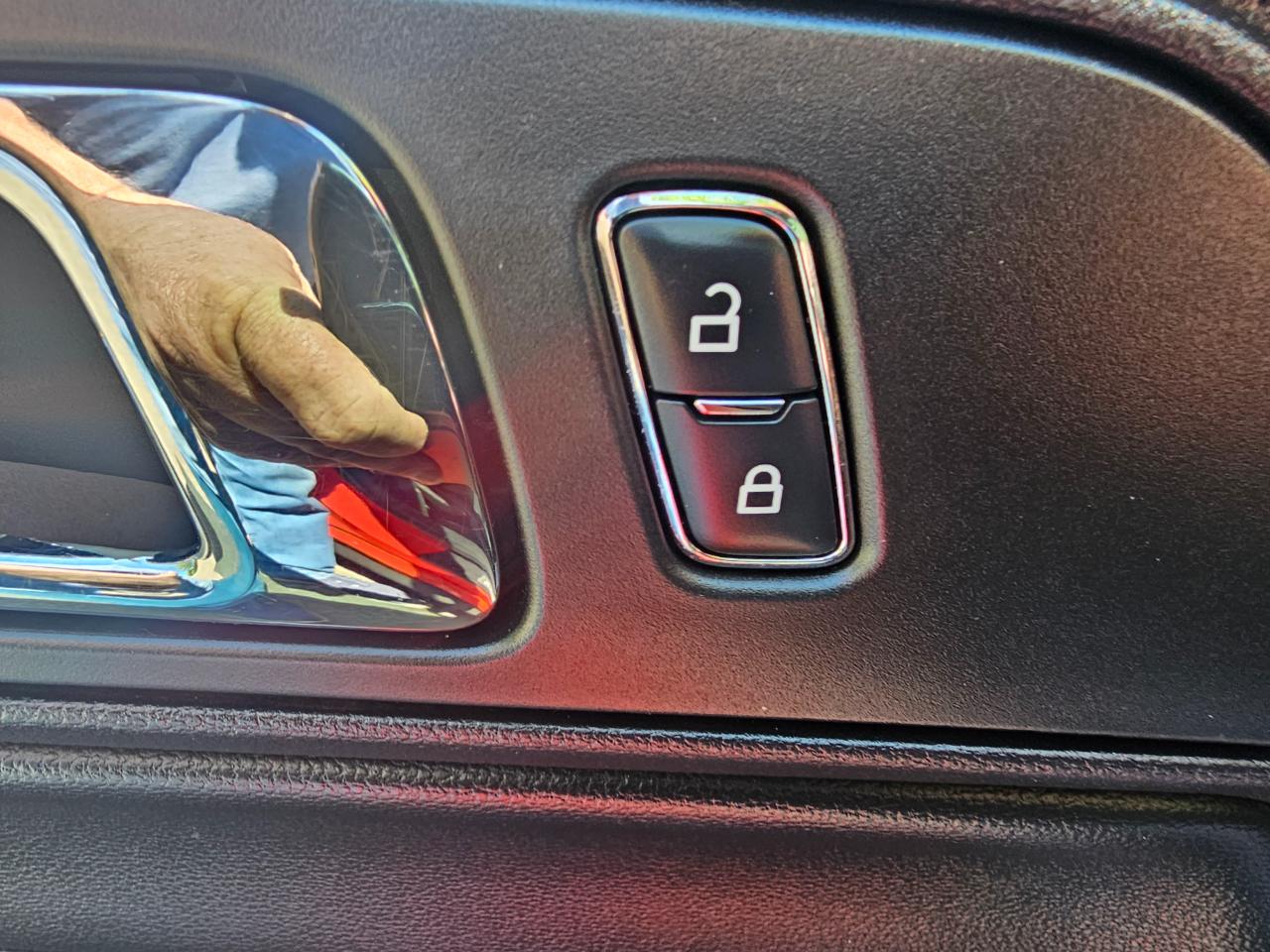 Ford Mustang 2dr Conv EcoBoost Premium 2016