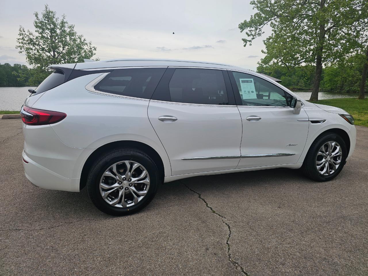 Buick Enclave AWD 4dr Avenir 2021