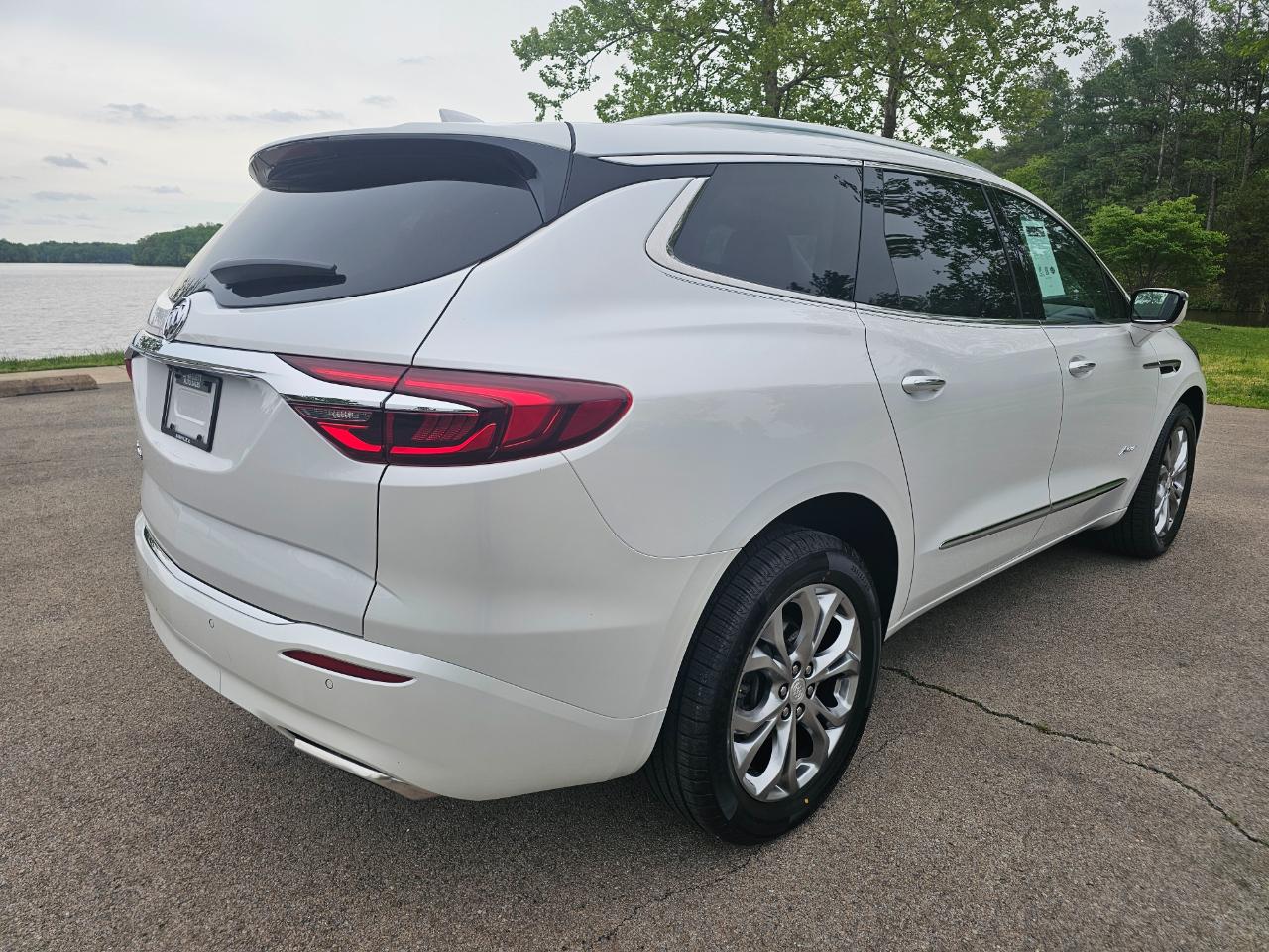 Buick Enclave AWD 4dr Avenir 2021