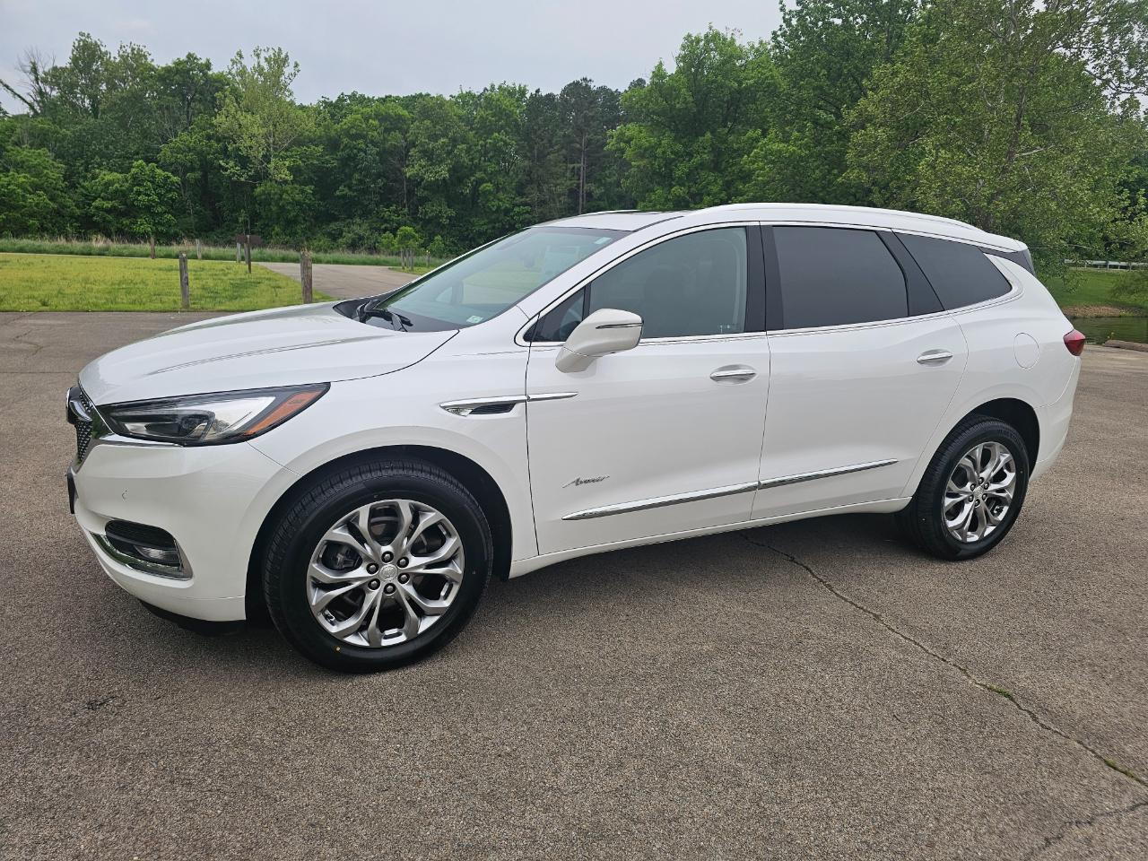 Buick Enclave AWD 4dr Avenir 2021