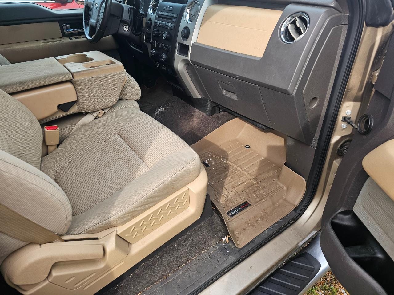 Ford F-150 4WD SuperCrew 145" XLT 2012