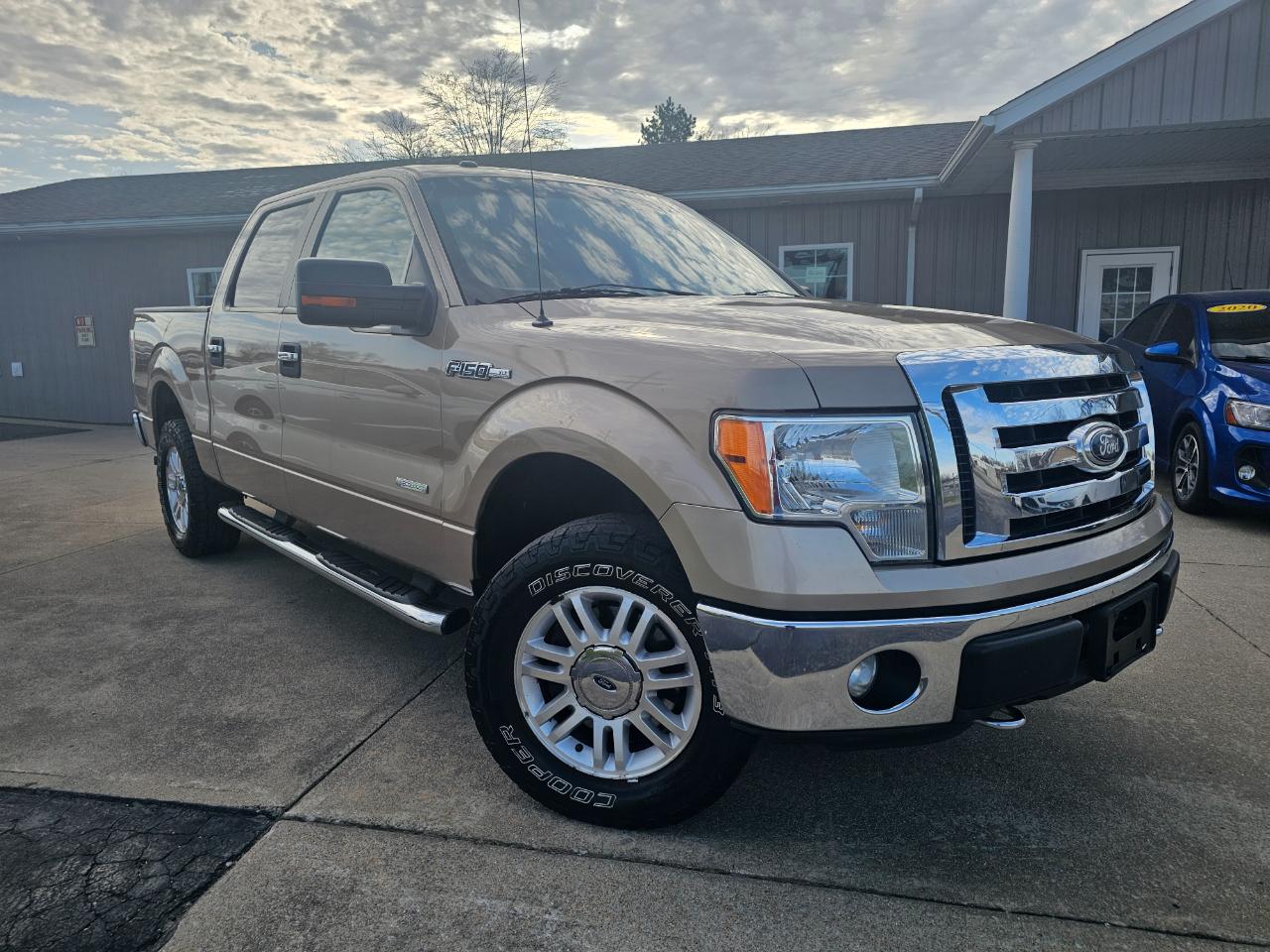 2012 Ford F-150 4WD SuperCrew 145" XLT