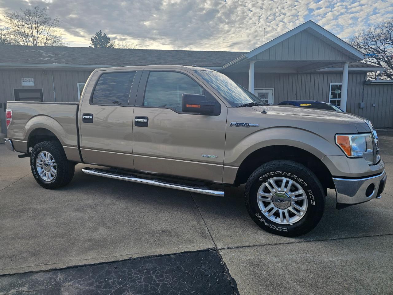 Ford F-150 4WD SuperCrew 145" XLT 2012