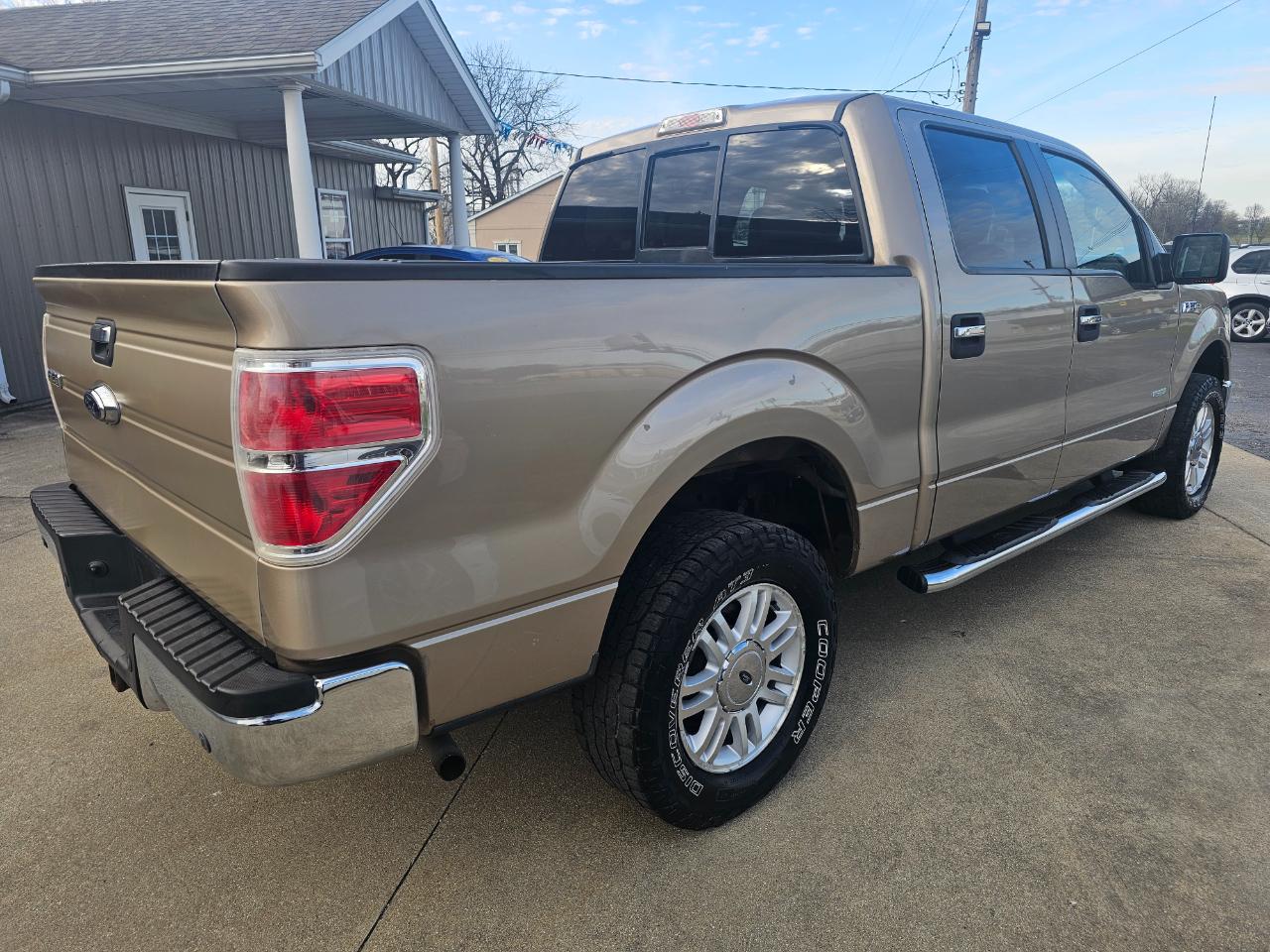 Ford F-150 4WD SuperCrew 145" XLT 2012