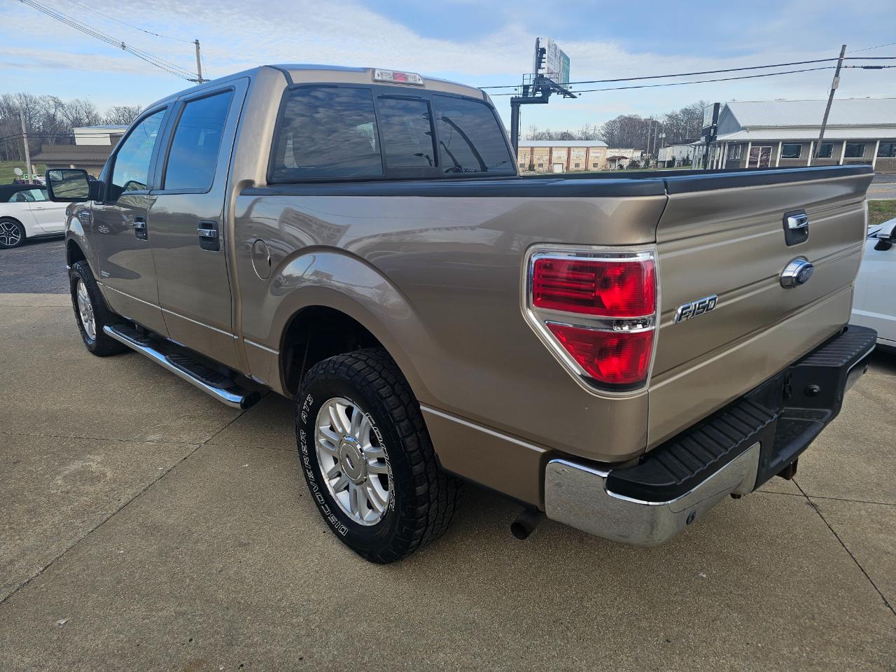 Ford F-150 4WD SuperCrew 145" XLT 2012