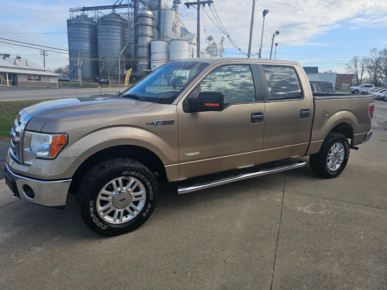 Ford F-150 4WD SuperCrew 145" XLT 2012