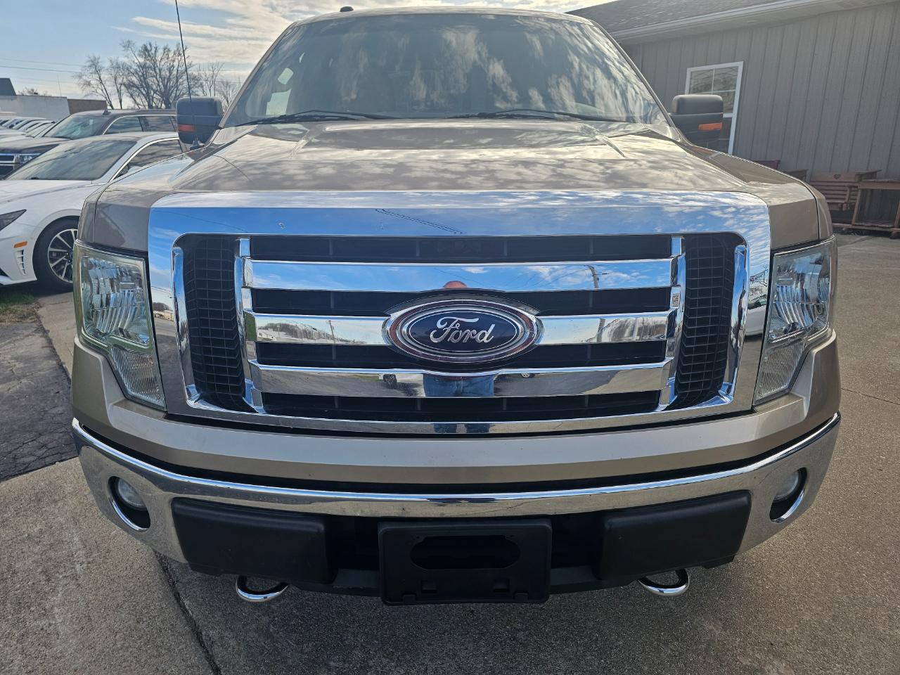 Ford F-150 4WD SuperCrew 145" XLT 2012