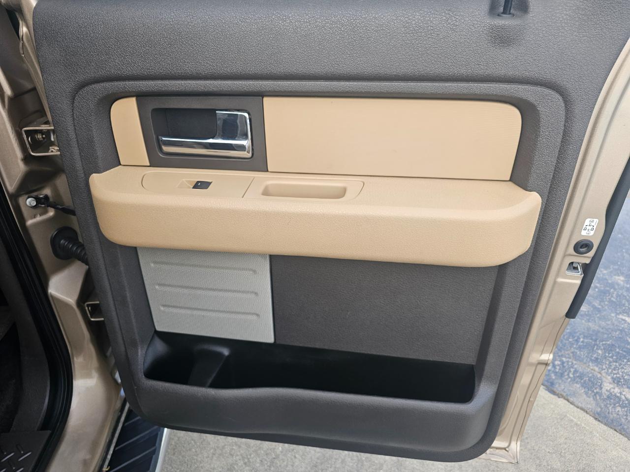 Ford F-150 4WD SuperCrew 145" XLT 2012