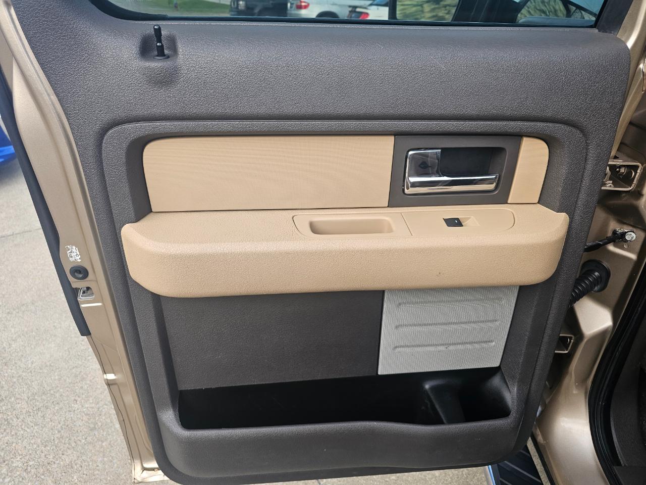 Ford F-150 4WD SuperCrew 145" XLT 2012