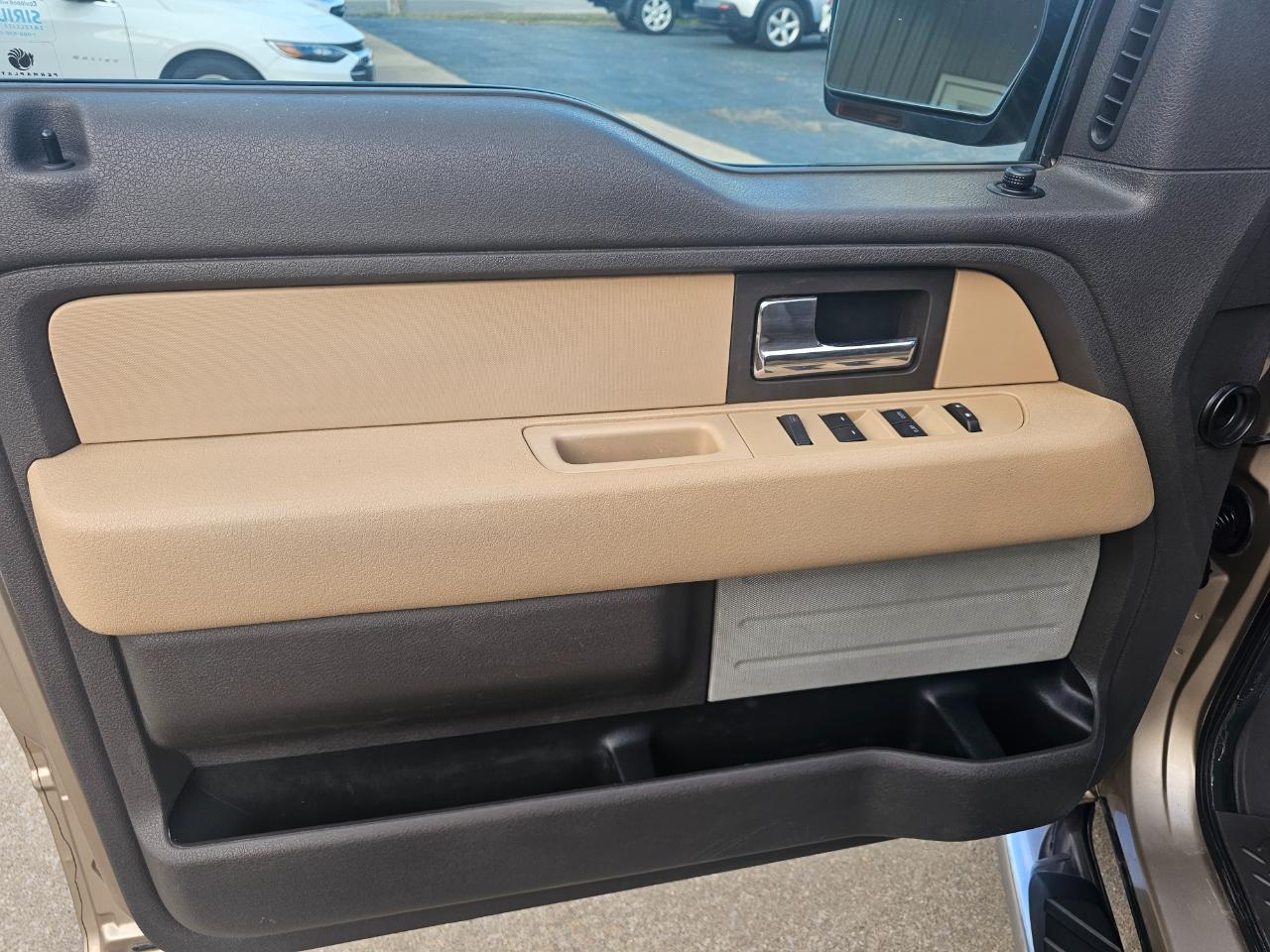 Ford F-150 4WD SuperCrew 145" XLT 2012