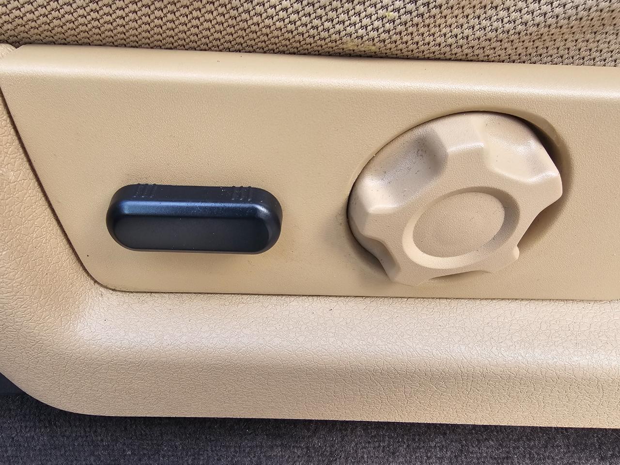 Ford F-150 4WD SuperCrew 145" XLT 2012