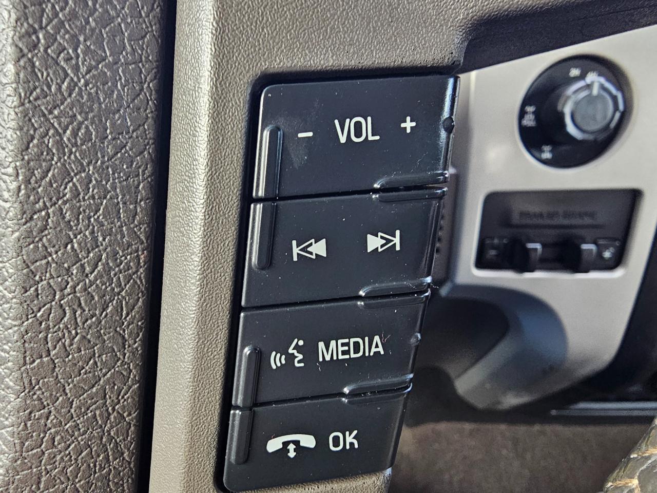 Ford F-150 4WD SuperCrew 145" XLT 2012