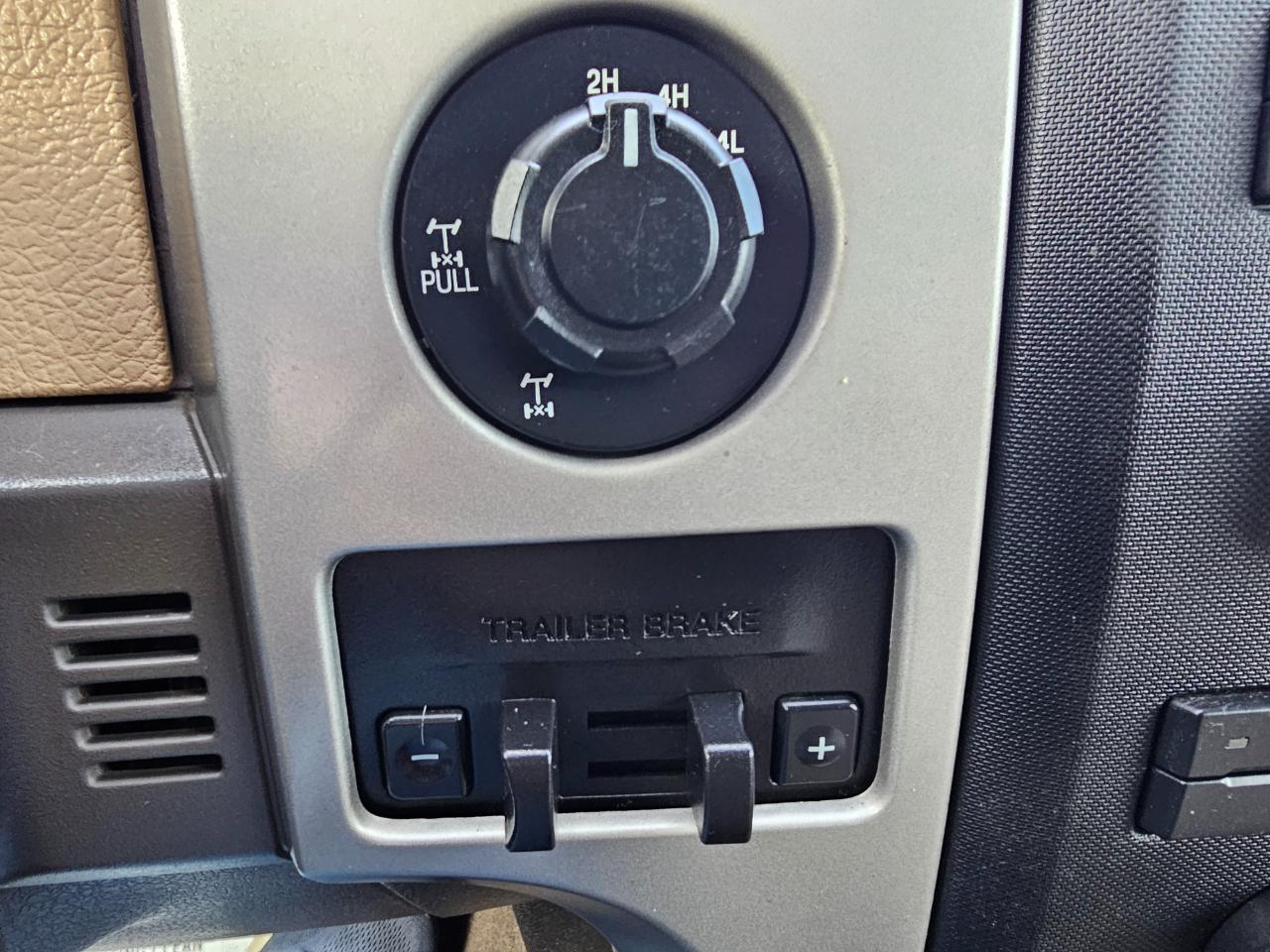 Ford F-150 4WD SuperCrew 145" XLT 2012