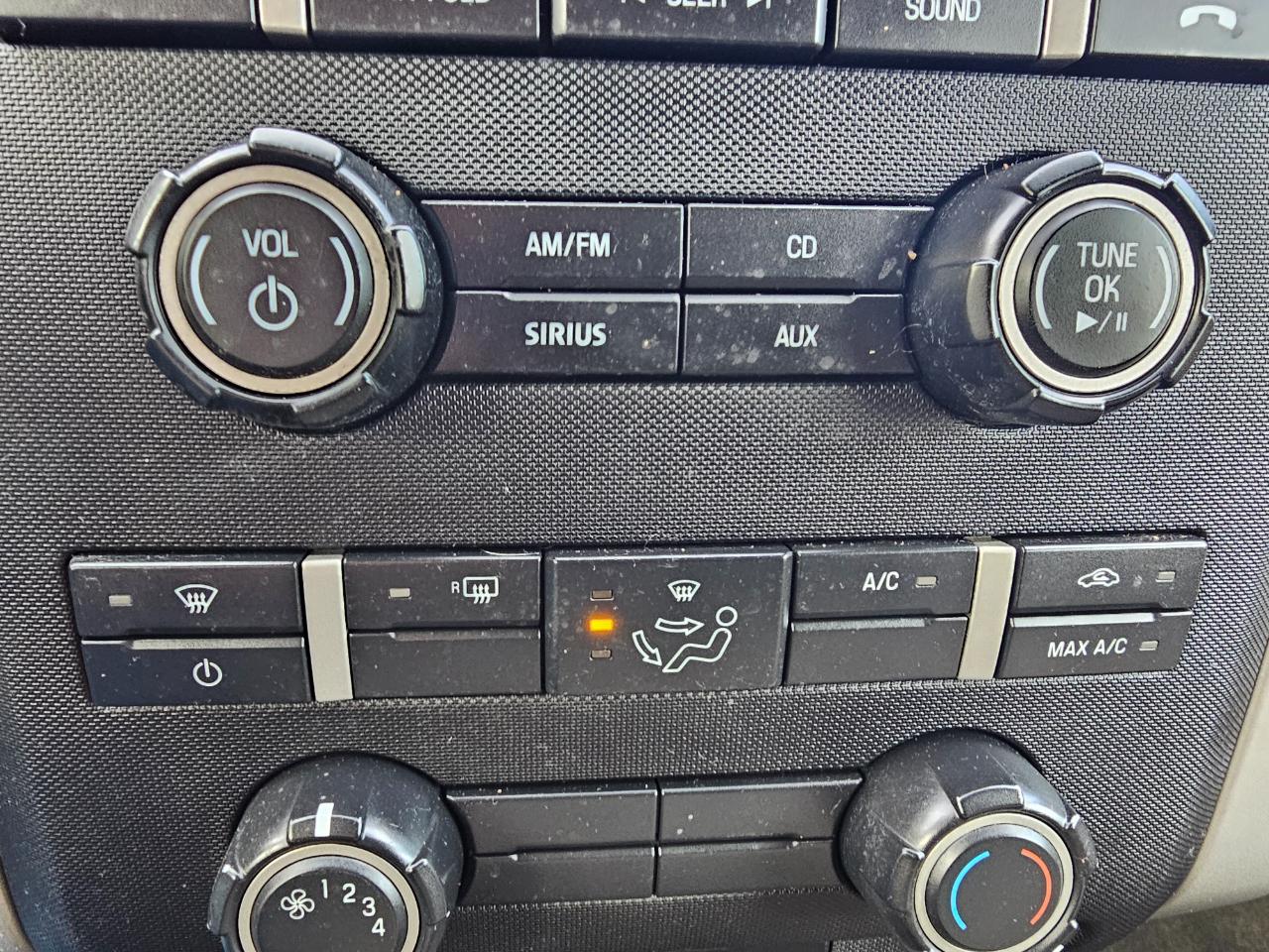 Ford F-150 4WD SuperCrew 145" XLT 2012