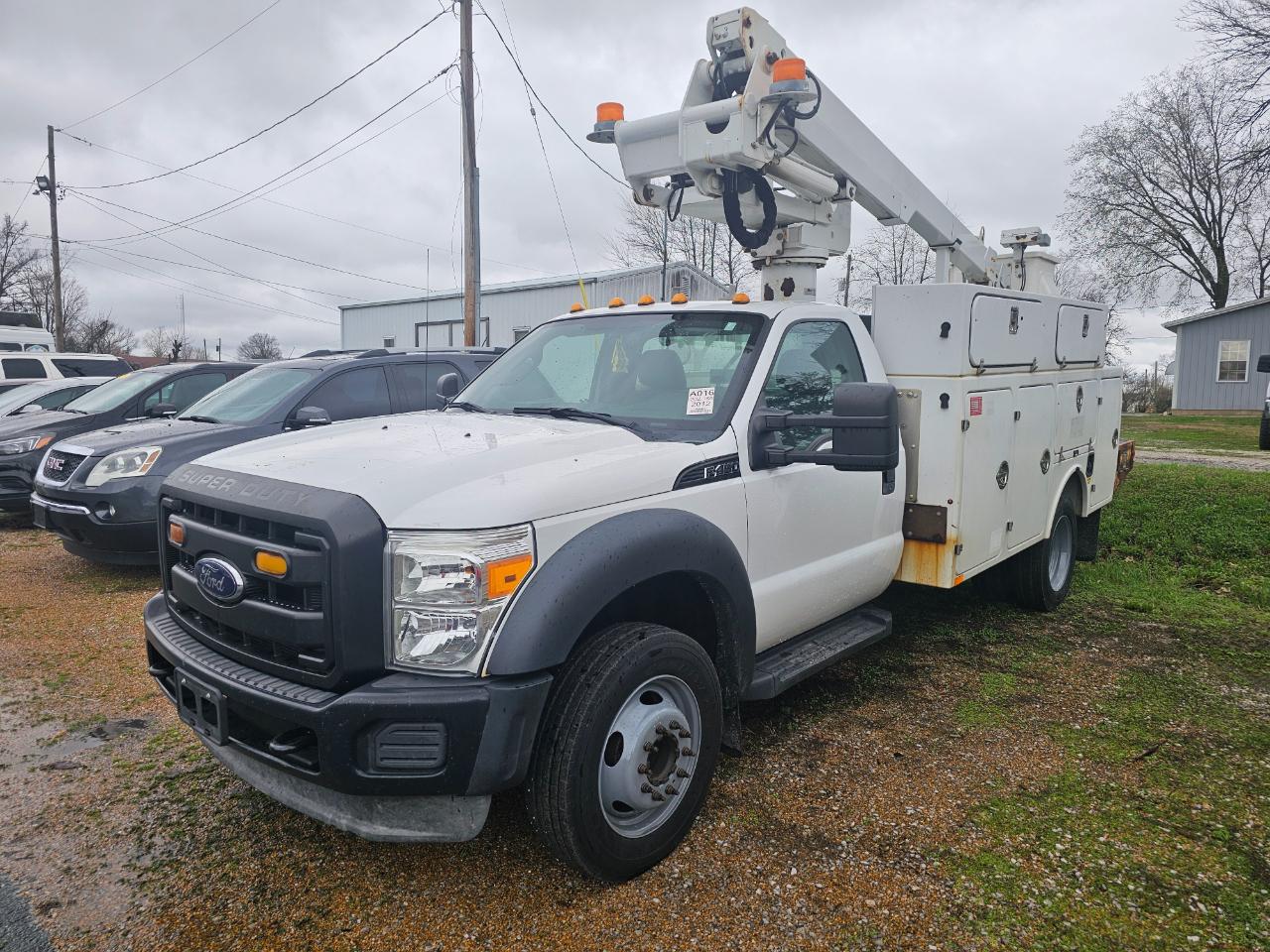 Ford Super Duty F-450 DRW 2WD Reg Cab 141" WB 60" CA XLT 2012