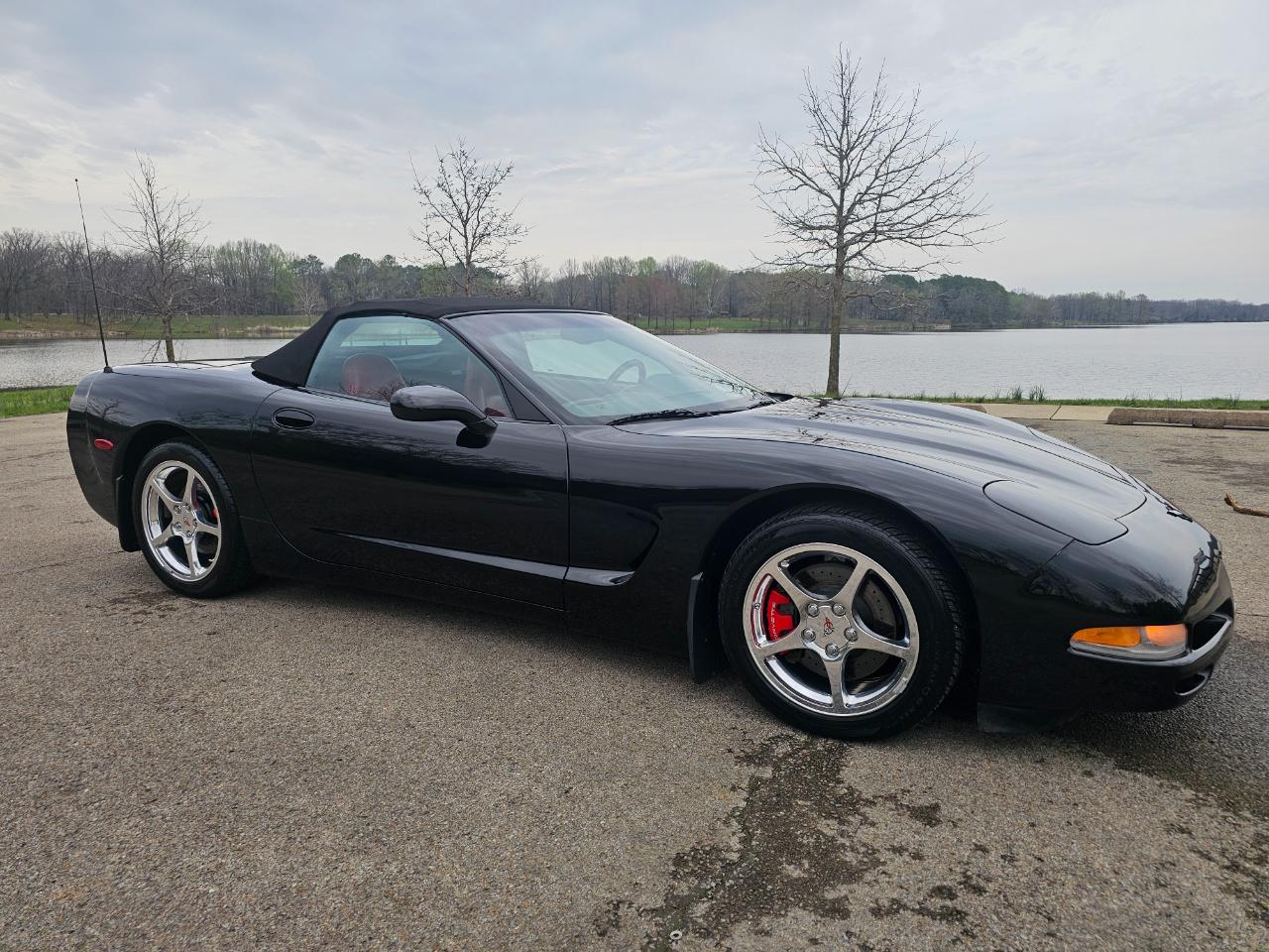 Chevrolet Corvette 2dr Convertible 2002