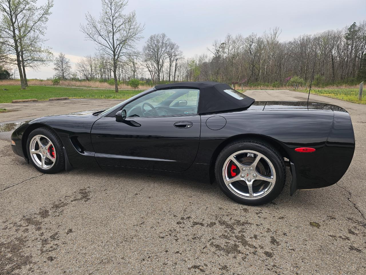 Chevrolet Corvette 2dr Convertible 2002