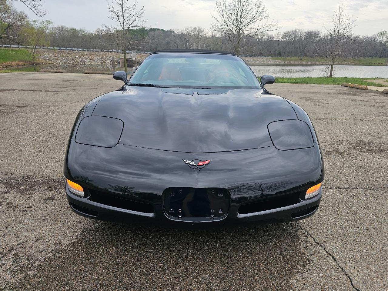 Chevrolet Corvette 2dr Convertible 2002