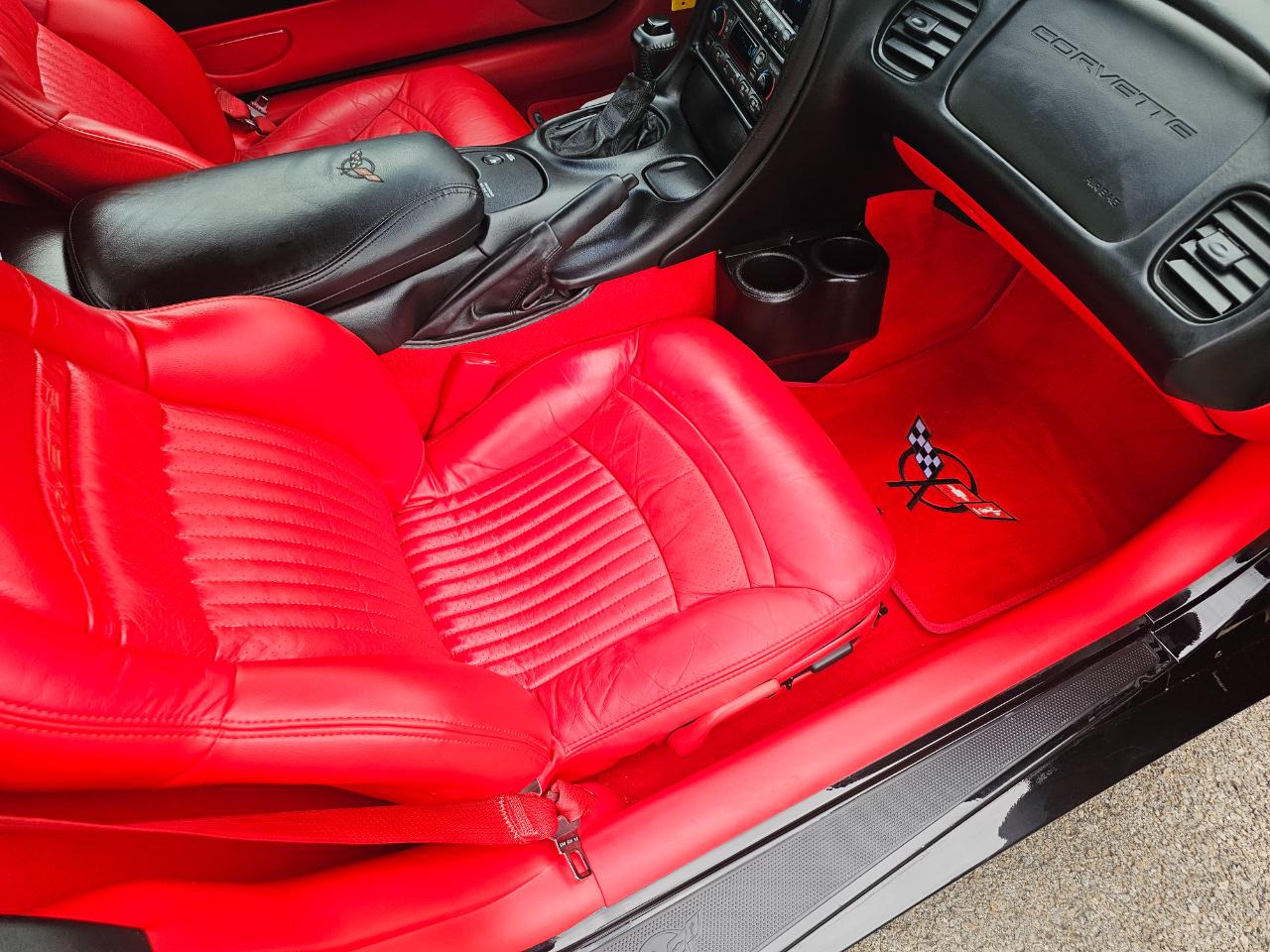 Chevrolet Corvette 2dr Convertible 2002