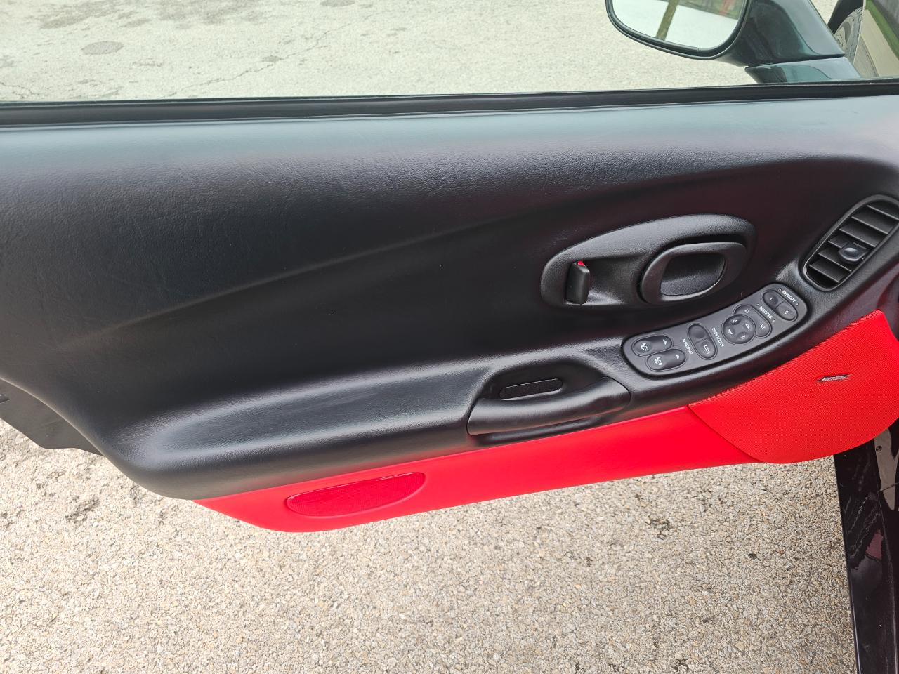 Chevrolet Corvette 2dr Convertible 2002